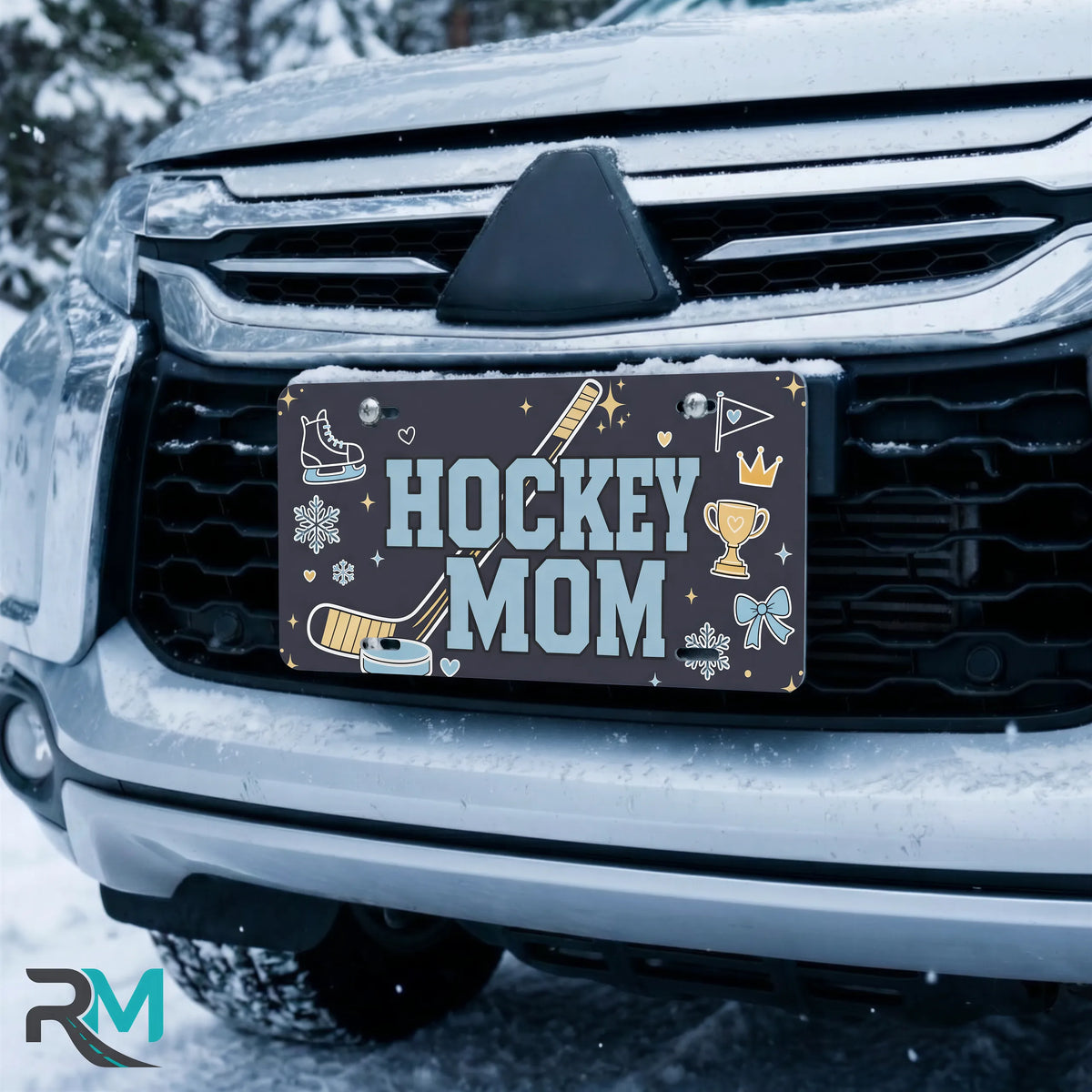 hockey mom license plate on car in snowy setting — navy hockey stick skate sports design